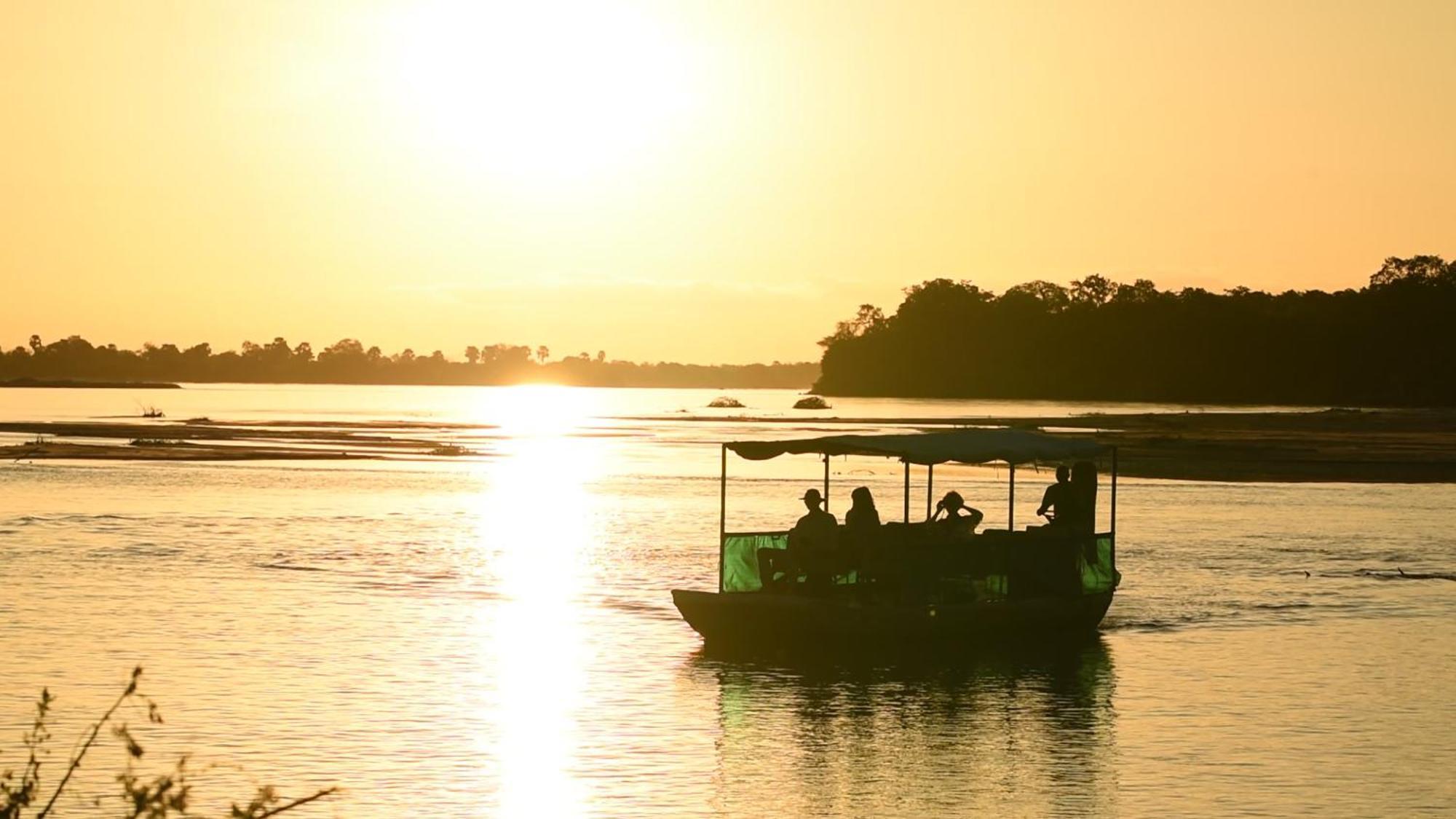 Selous River Camp Kwangwazi ภายนอก รูปภาพ